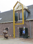 902905 Gezicht op entree van de voormalige boerderij Ter Weide (Hof van Monaco 3) in de wijk Leidsche Rijn te Utrecht. ...
